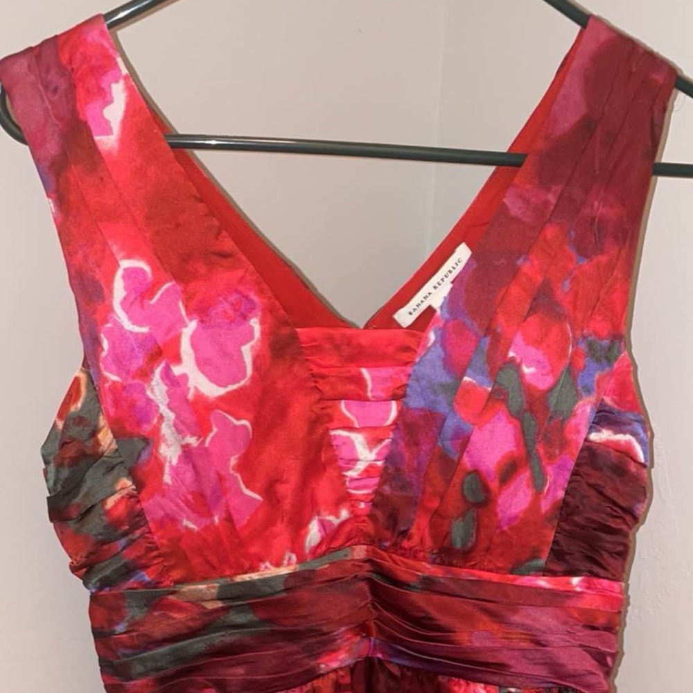 New with tags 100% silk banana republic dress